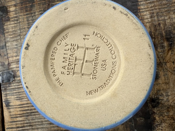 Pampered Chef stoneware blue crock - Picture 2 of 4
